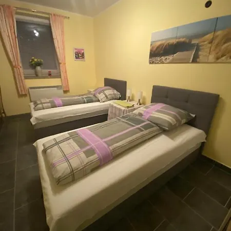 Goldener Drache בית הארחה